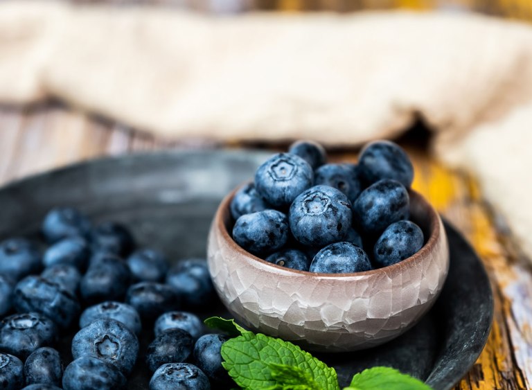 Blueberry: Όσα πρέπει να ξέρω για τα Μπλε Βατόμουρα, Οφέλη και Διατροφική Αξία
